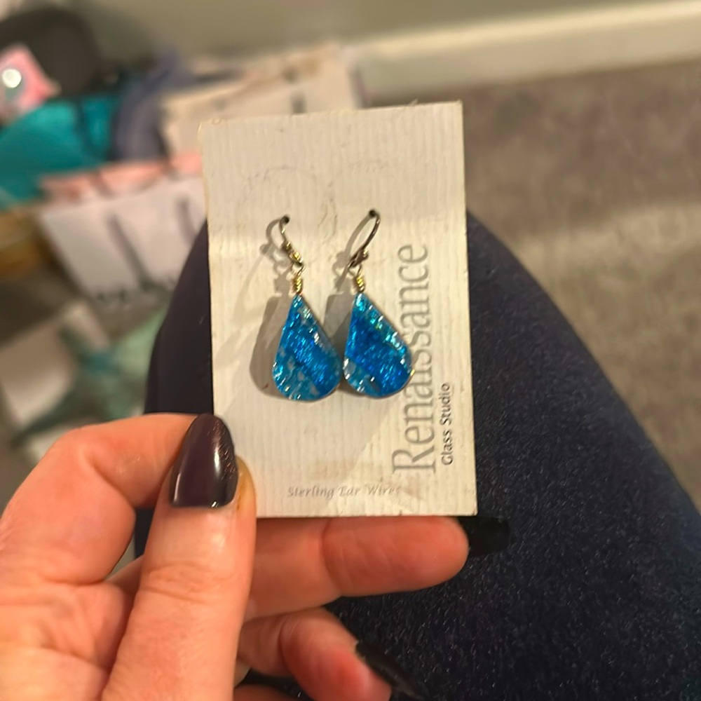 Handcrafted earring’s in blue glass. Very stylish.